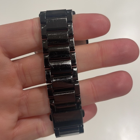 Black and rose gold Michael Kors watch - Picture 3 of 4